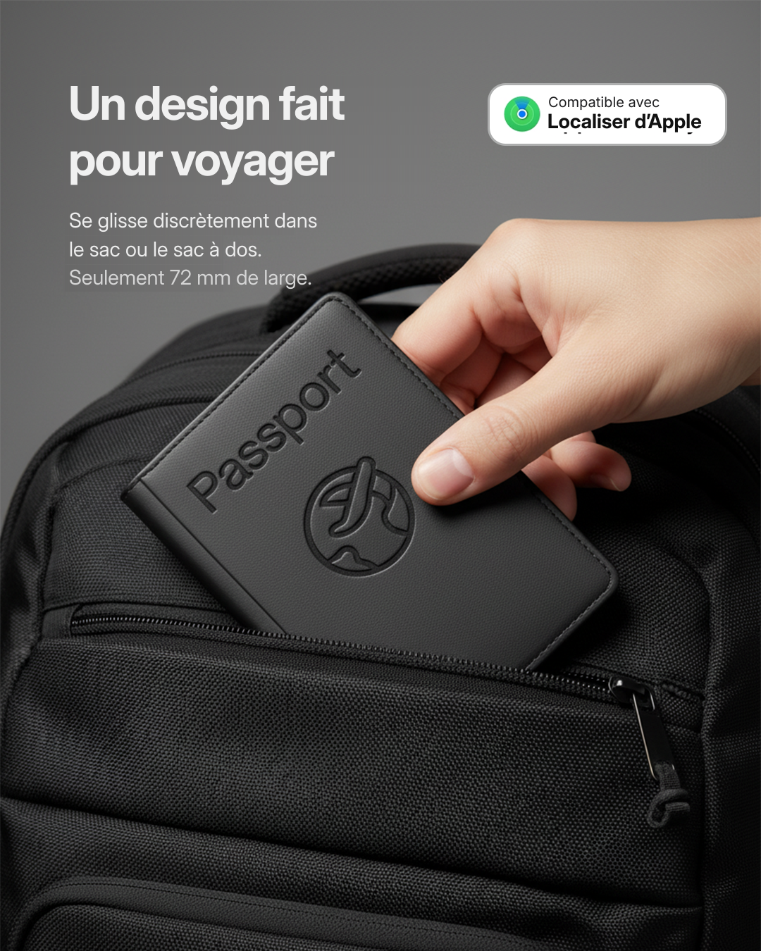 Étui passeport Datum glissé dans la poche d'un sac à dos